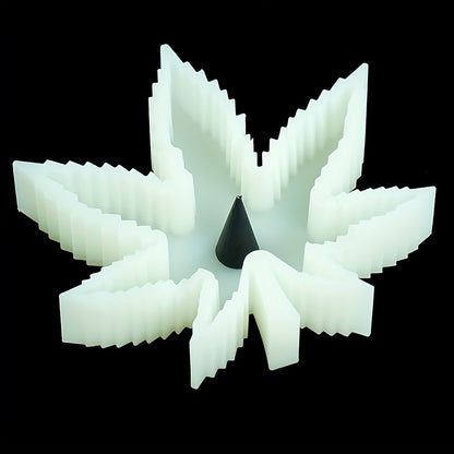 1pc Maple Leaf Shaped Luminous Ashtray - High-Temperature Resistant & Anti-Fall Household Decorative Ashtray for Home, Hotel, Bar, Office - Unique Fancy Gift for Men & Women, Perfect for Christmas & Halloween Celebrations