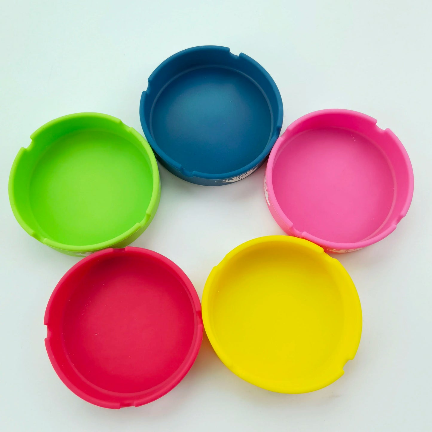 Round Silicone Ashtray 10*2.5CM Size Custom Printing logo Easy Clean Smoking Ashtray for Cigar Holder