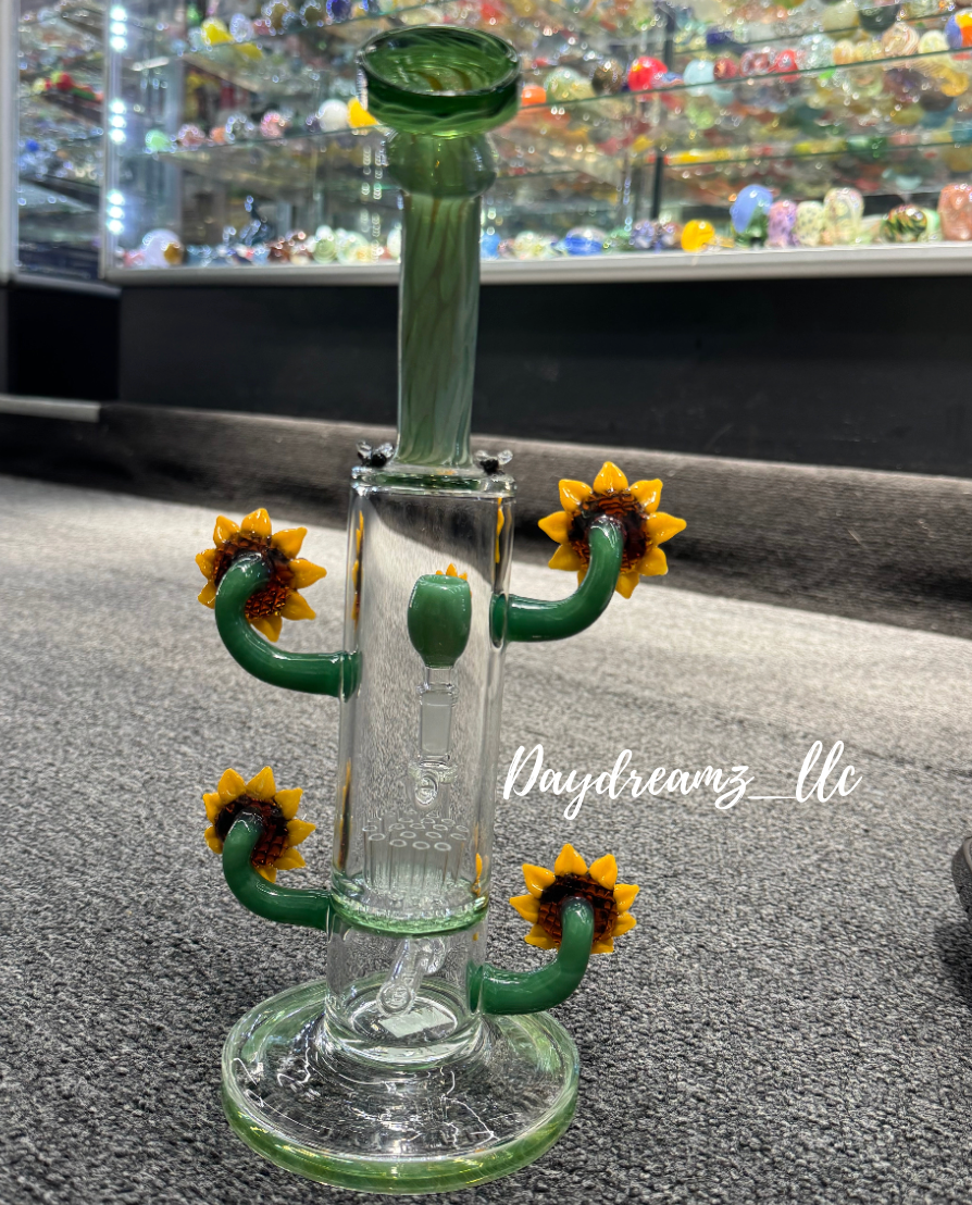 12” Perching Sunflower Bee Water Pipe – 14mm